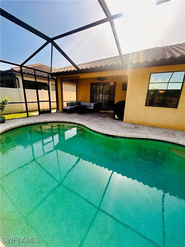 Building Photo - 2766 Via Piazza Loop