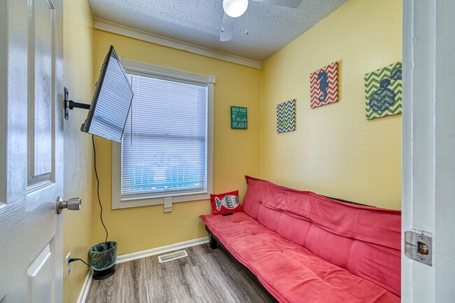 Building Photo - ONE MONTH LEFT - FULLY FURNISHED - NOW THR...