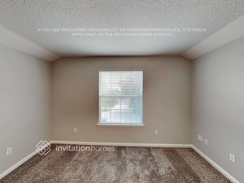 Building Photo - 14809 Falling Waters Dr