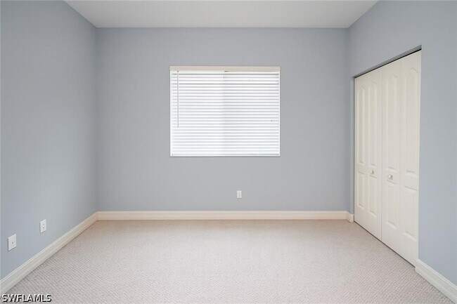 Building Photo - 700 Luisa Ln