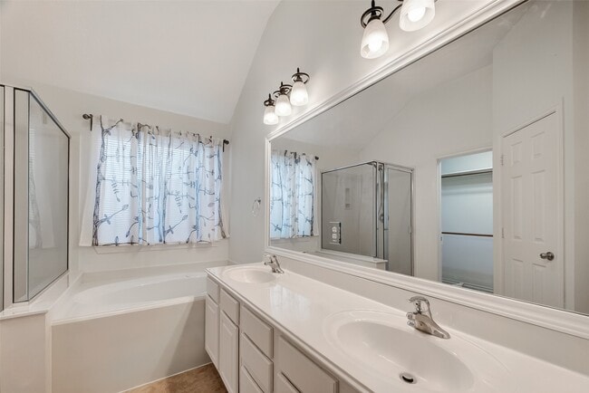 Building Photo - 10422 Acacia Forest tr