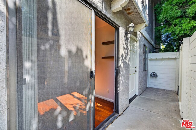 Building Photo - 2519 Kansas Ave