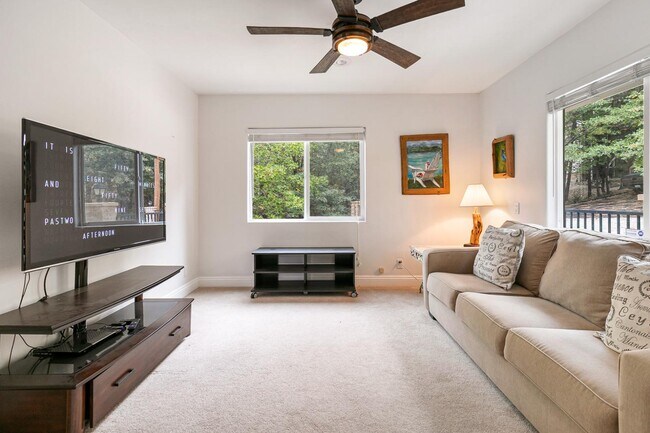 Building Photo - 27687 N Bay Rd