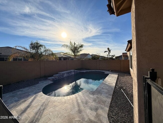 Building Photo - 943 W Danish Red Trail