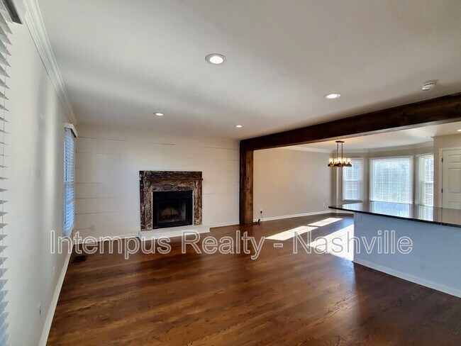 Building Photo - 547 Hopewood Ct