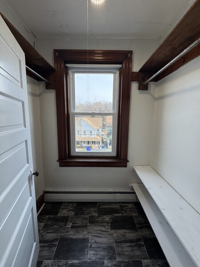 Building Photo - 1416 S George St