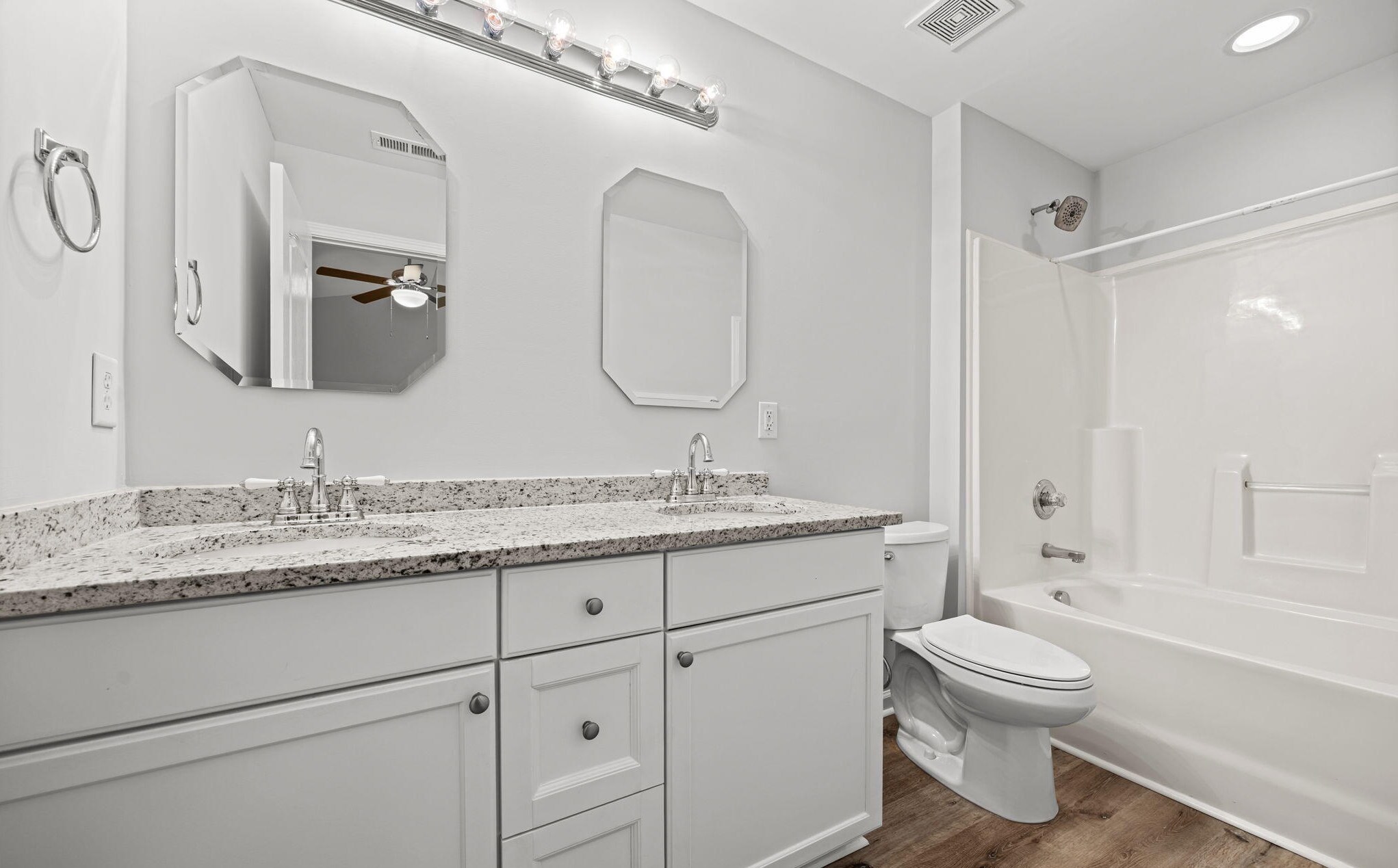 Building Photo - 6058 San Marcos Way