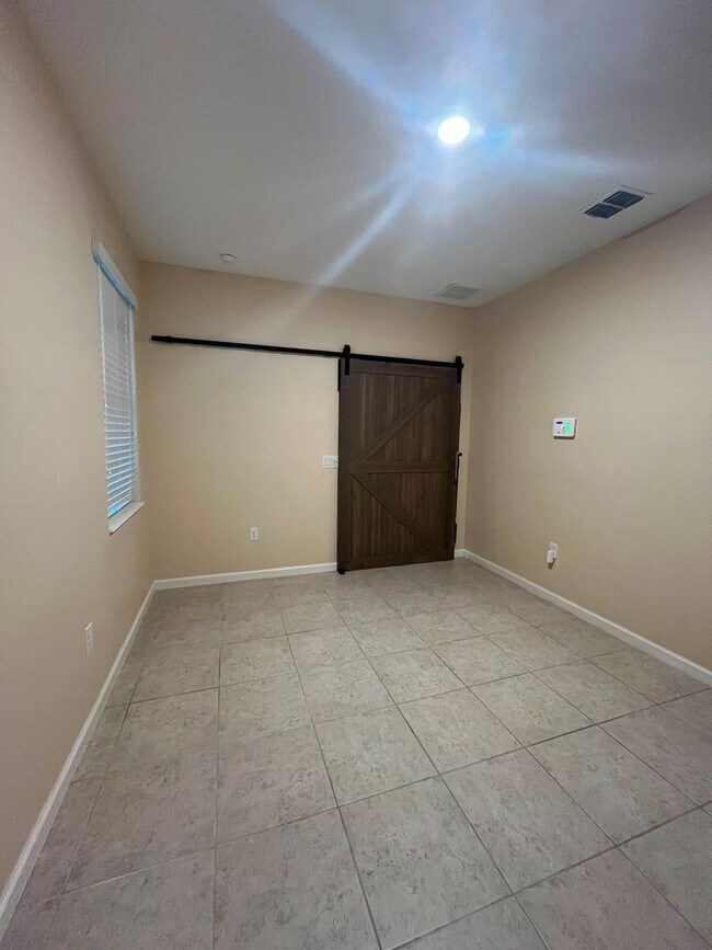 Building Photo - Beautiful 3-Bedroom + Flex Room Home for Rent in Sawgrass Plantation