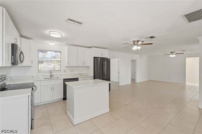 Building Photo - 100 Contee Dr