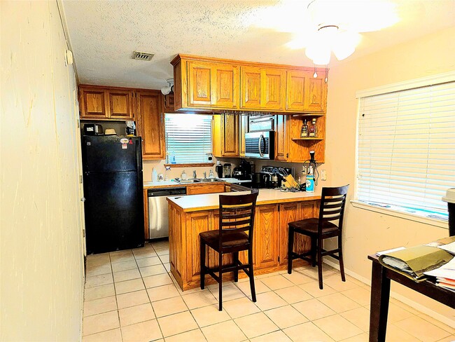 Building Photo - 1546 Ramada Dr