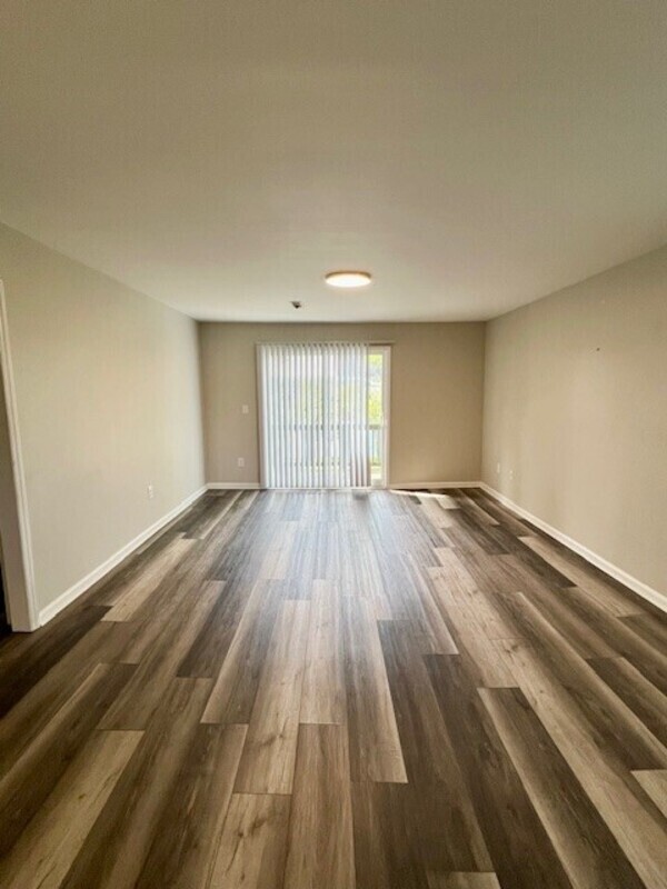 Building Photo - 593 Star Light Dr