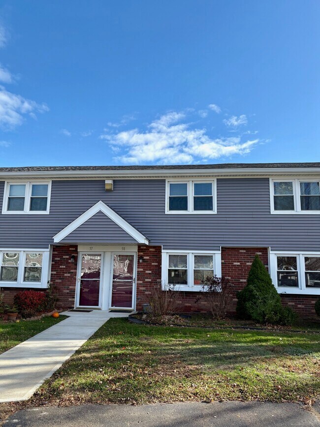 Primary Photo - 211 E Main St