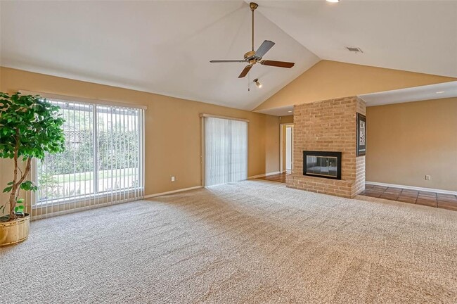 Building Photo - 2223 Kinbrook Dr