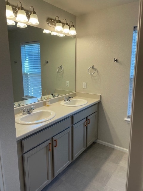 Building Photo - 6571 N Cathay St