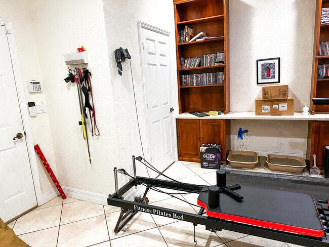 Building Photo - 137 Ocean Cay Way