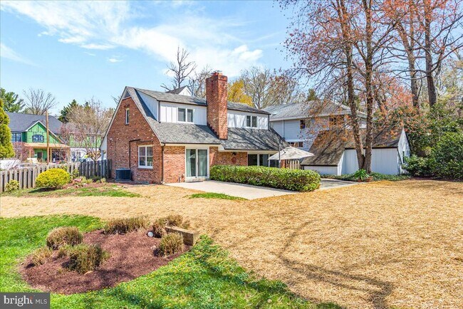 Building Photo - 4838 Drummond Ave