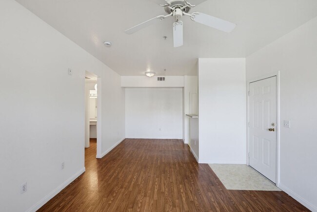Building Photo - 6955 N Durango Dr