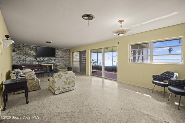 Building Photo - 6785 Riveredge Dr
