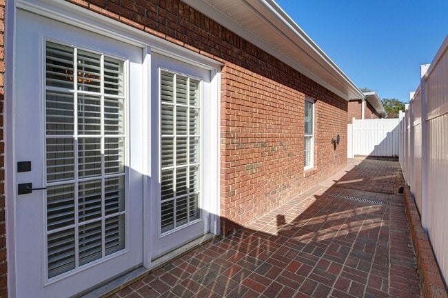 Building Photo - Updated All-Brick Patio Home – Minutes from I-20