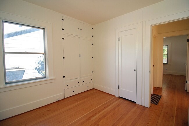Building Photo - 3705 NE 66th Ave