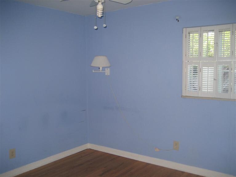 Building Photo - 708 Carlisle Blvd NE