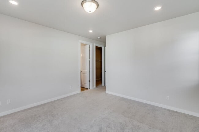 Building Photo - Beautiful 3 Bed, 3 Bath Rental Home in Hil...