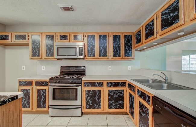 Building Photo - 9430 Halkirk St