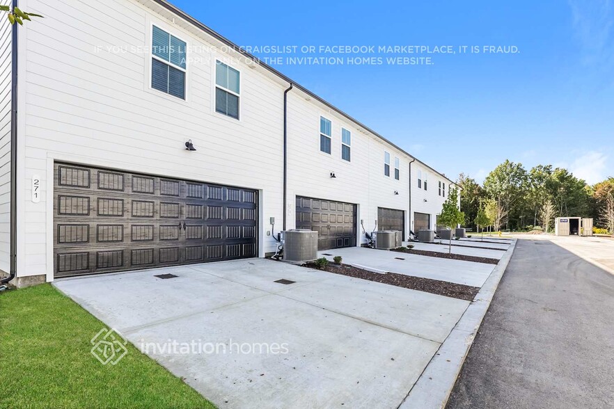 Building Photo - 275 River Rock Dr