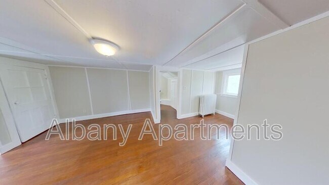 Building Photo - 566 Park Ave