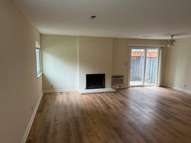 Building Photo - PARKLIKE SETTING ...CLEAN, AND FRESH, NEW REFRIGERATOR, NEW CLOSET DOORS...2 BEDROOMS/1 BATH IN G...