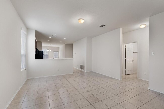 Building Photo - 126 Boxwood Dr