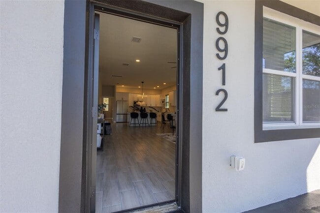 Building Photo - 9912 Golden Loop