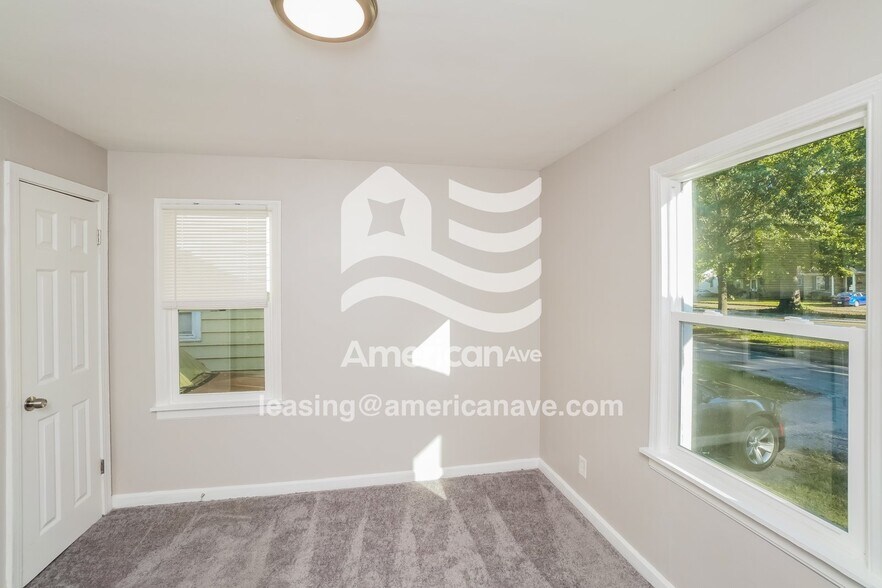 Building Photo - 2721 Algonquin Pkwy