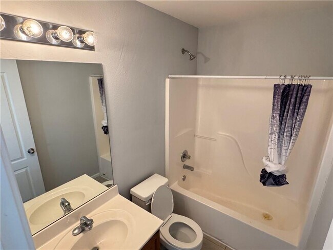 Building Photo - 6902 Grand Hickory Dr