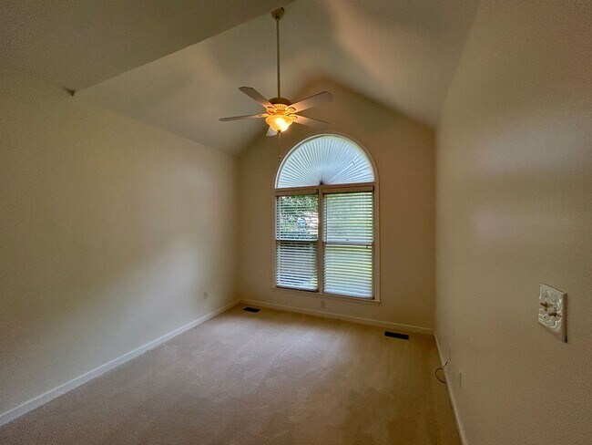 Building Photo - Rare Single-Level Ranch in Midlothian – 1,999 Sq Ft, 4BR/2.5BA with 1-Car Garage | St. James Woods