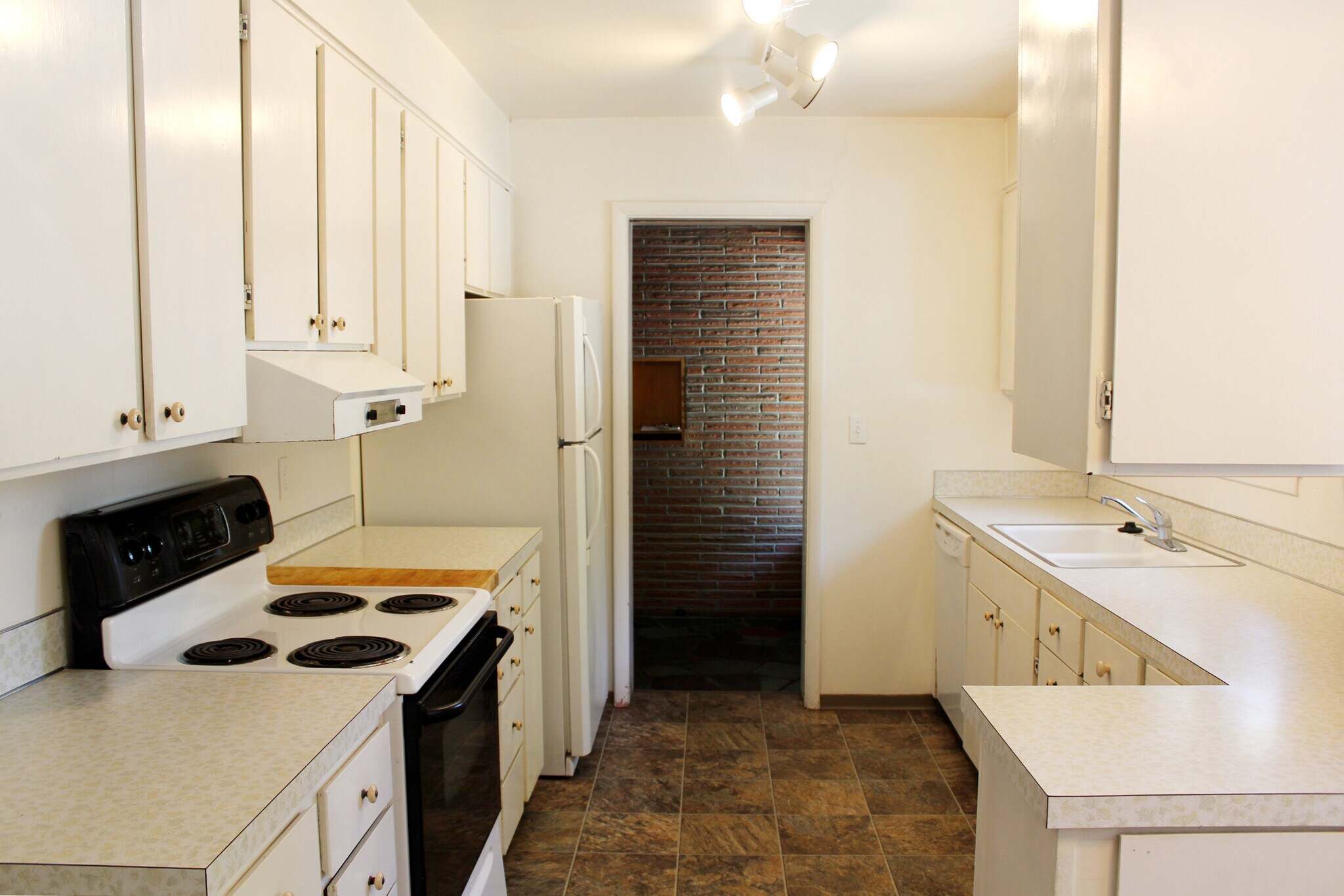 Building Photo - 1015 NE Duncan Ln