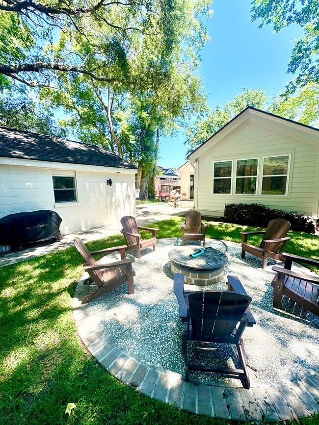 Building Photo - Charming Home in Great Location- West Ashley