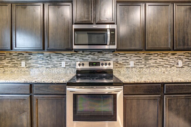 Building Photo - 3001 Iron Woods Dr