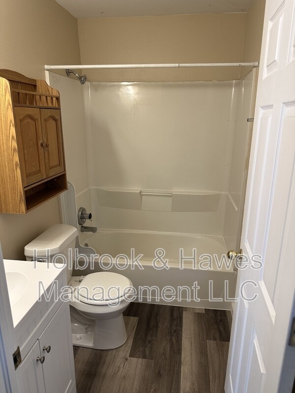 Building Photo - 4531 Boardwalk Dr