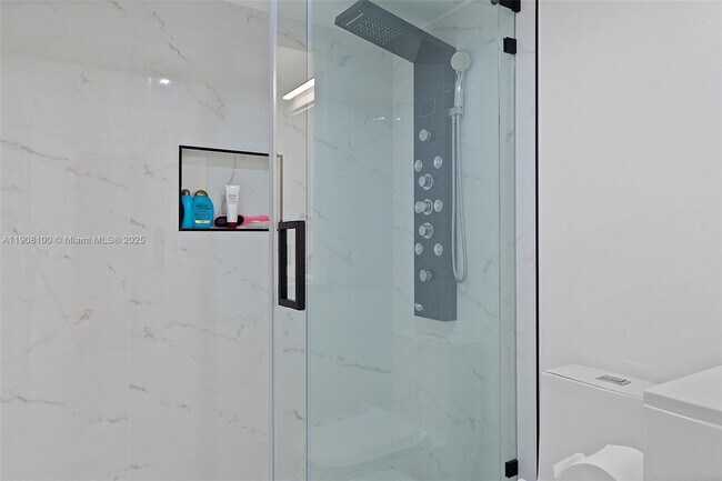 Building Photo - 20515 E Country Club Dr