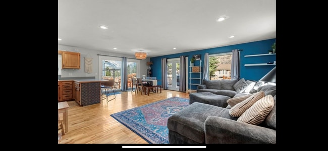 Building Photo - 678 Deer Path Rd