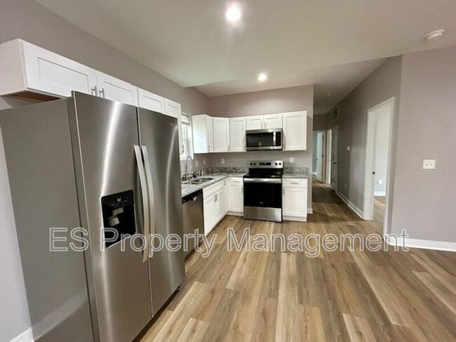 Building Photo - 321 N Kealing Ave