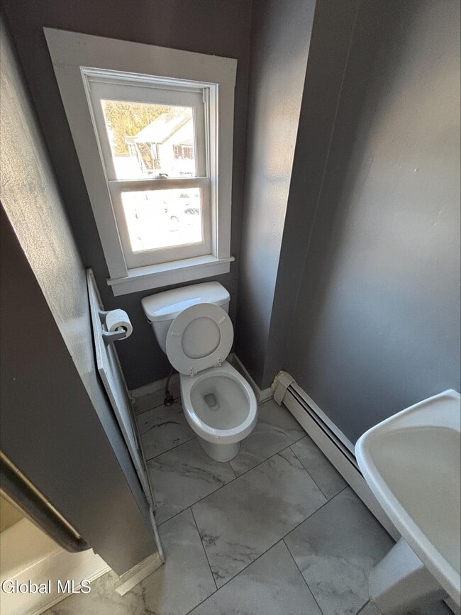 Building Photo - 372 NY-43