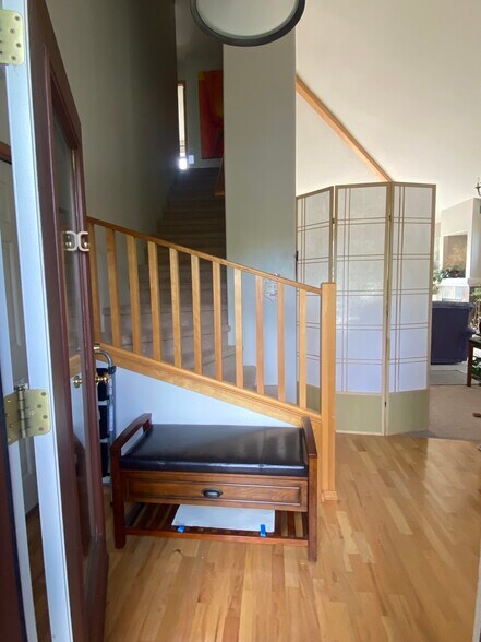 Building Photo - 902 Golden Pheasant Dr