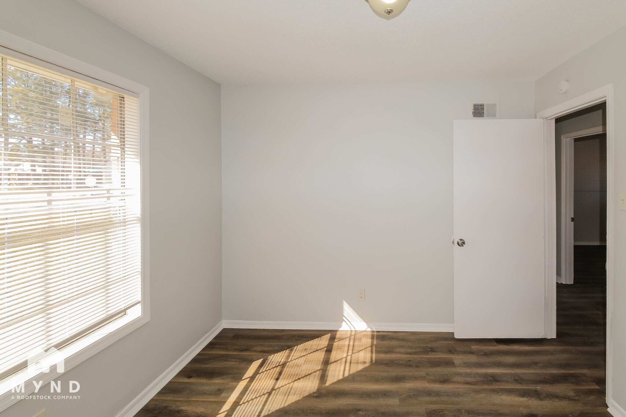 Building Photo - 6150 Devon Cir