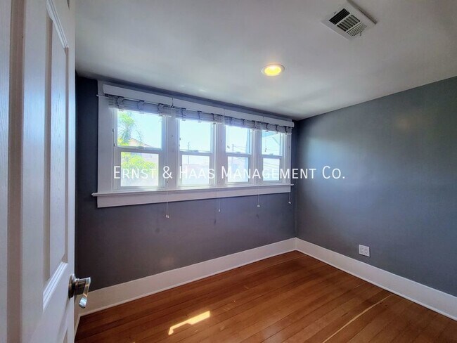 Building Photo - Historic 5-Bedroom, 4-Bath Home with Moder...