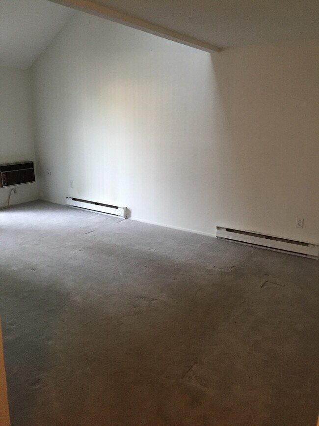 Living room - 150 Heather Ridge