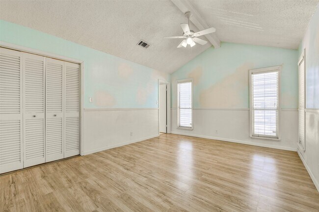 Building Photo - 1073 Redfish St
