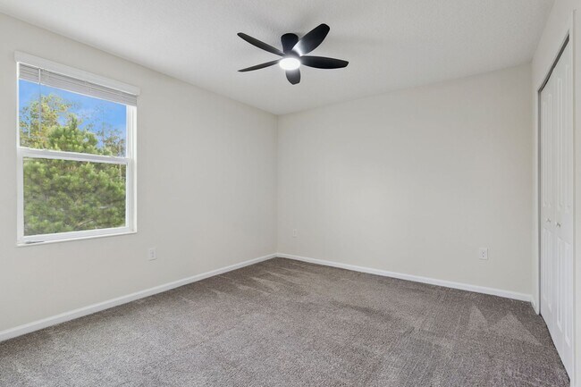 Building Photo - Spacious and Modern 5 Bedroom Home in Gated Arden Park North