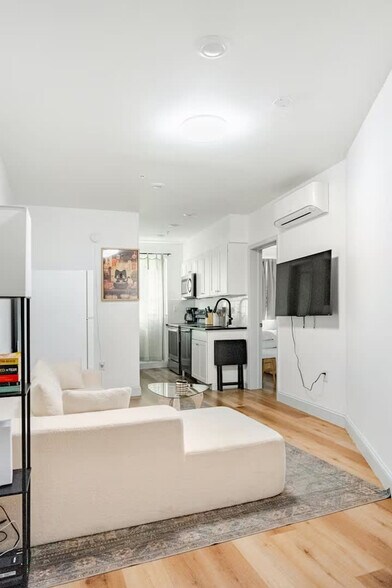 Building Photo - 1384 Ridge Ave